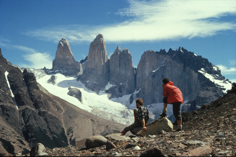 Lanzan documental sobre la primera excursión que alcanzó la cumbre de Torres del Paine en 1963