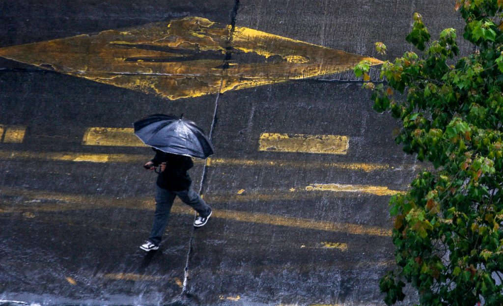 Advierten precipitaciones para este fin de semana en Santiago