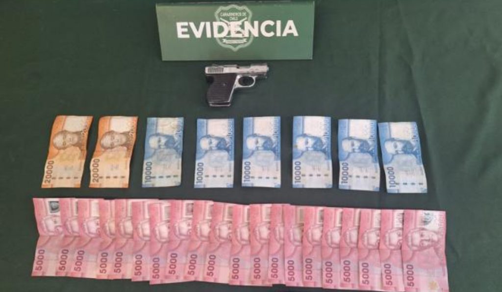 Estación Central: Dos detenidos por porte ilegal de arma y cohecho