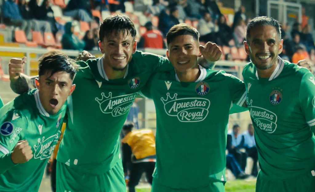 Entre fallas de luz y penales: Audax Italiano avanzó a fase de grupos en la Sudamericana 2026