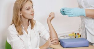 Chequeos clave: los cinco exámenes médicos que toda mujer debería realizarse