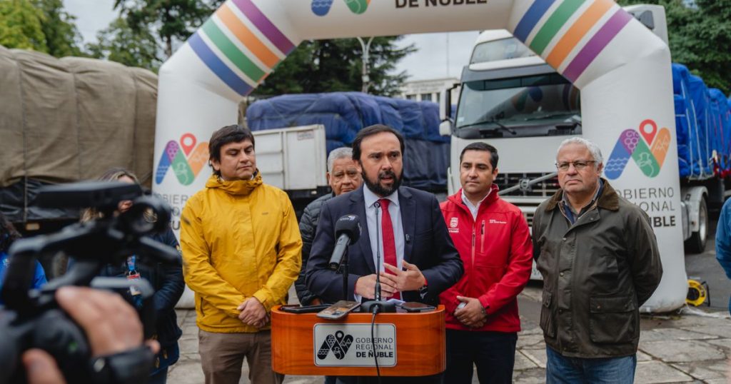 Gobierno Regional de Ñuble y Asociación de Agricultores entregan 48 toneladas de alimento tras incendios