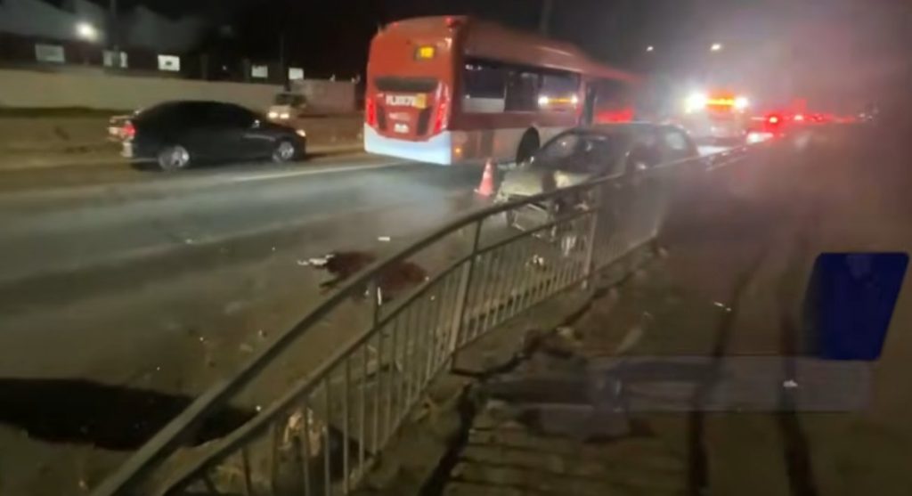 Maipú: Restricción de pista en Camino Melipilla por choque de vehículo contra estructura