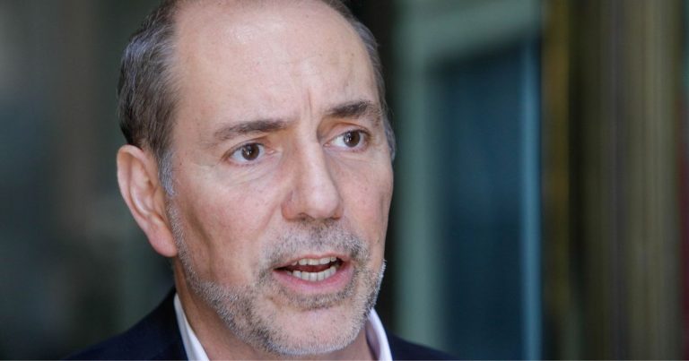 Ministro De Grange denuncia servicios impagos desde 2022 en la deuda de $30 mil millones en Transportes