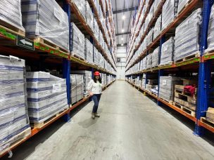 Mujeres ganan espacio en logística: ya son casi el 50% en grandes empresas
