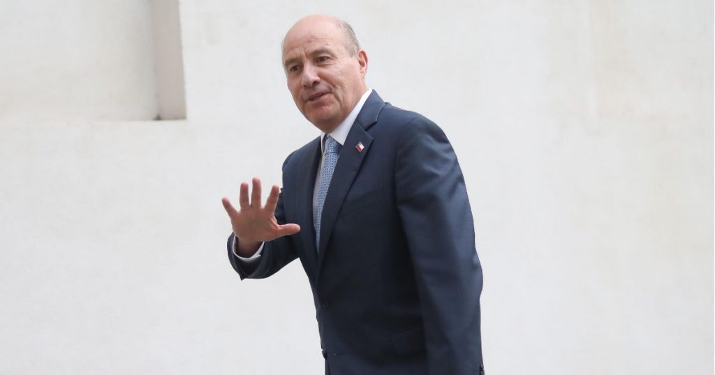 Ministro de Hacienda adelanta que ministerios tendrán que reducir gastos en 3% por escenario fiscal