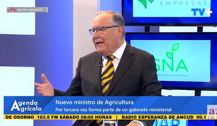 Nuevo ministro de Agricultura aborda los desafíos del agro chileno