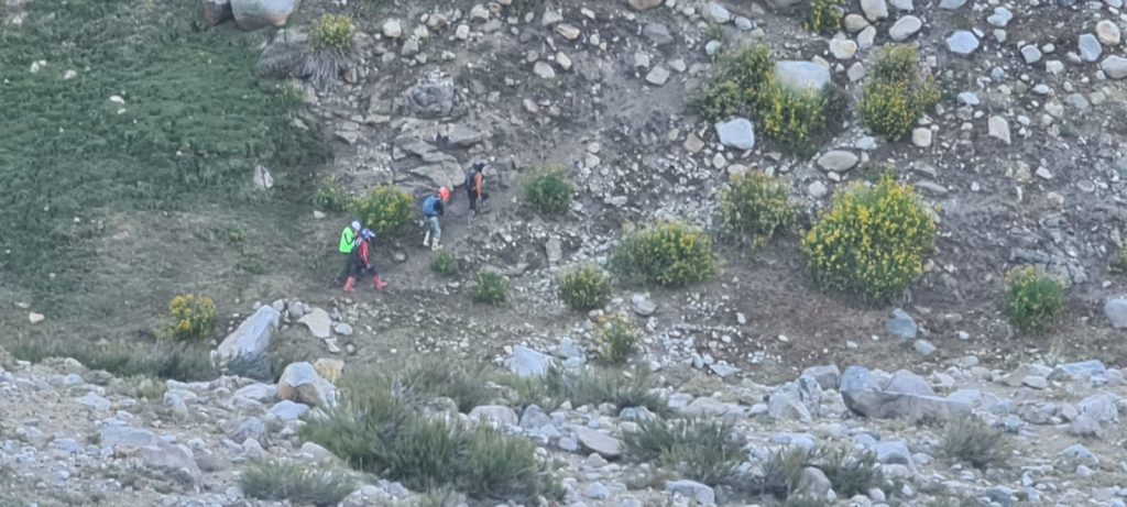 Carabineros logró rescatar a motoristas de sector cordillerano