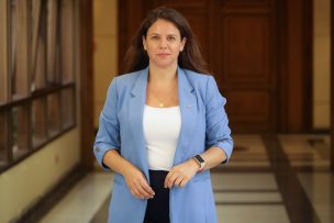 Diputada Mora responde a Manouchehri por críticas a la Primera Dama: “Sorprende su repentino entusiasmo