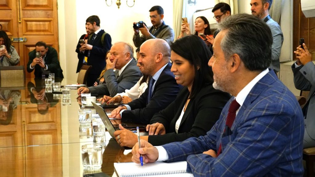 Parlamentarios RN proponen a ministro Alvarado medidas para fortalecer control fronterizo