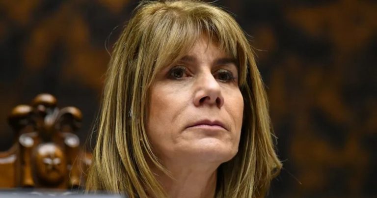 Ximena Rincón condena manifestaciones contra ella y Ministro Undurraga en función de la Pérgola de las Flores
