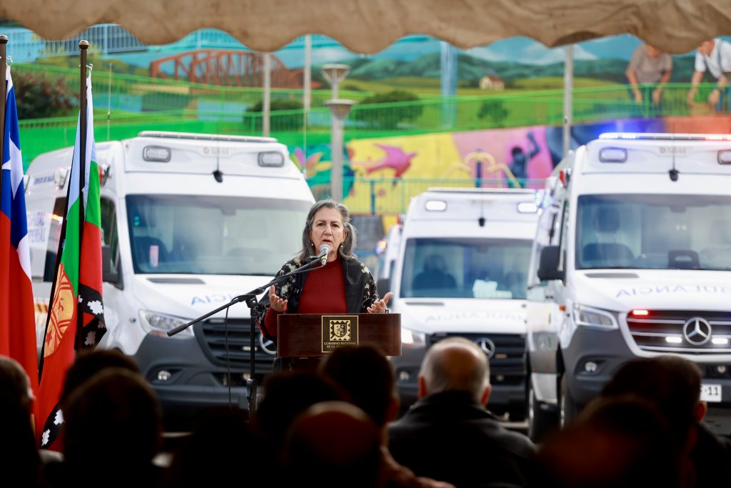 Ministerio de Salud entrega 32 ambulancias para reforzar sistema en La Araucanía