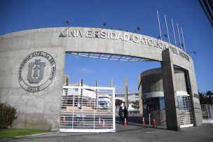 Universidad Católica del Norte suspende clases presenciales por amenaza escrita en campus de Antofagasta