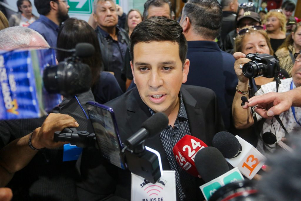 Alcalde de Puente Alto inicia sumario tras agresión de guardia municipal en control de identidad