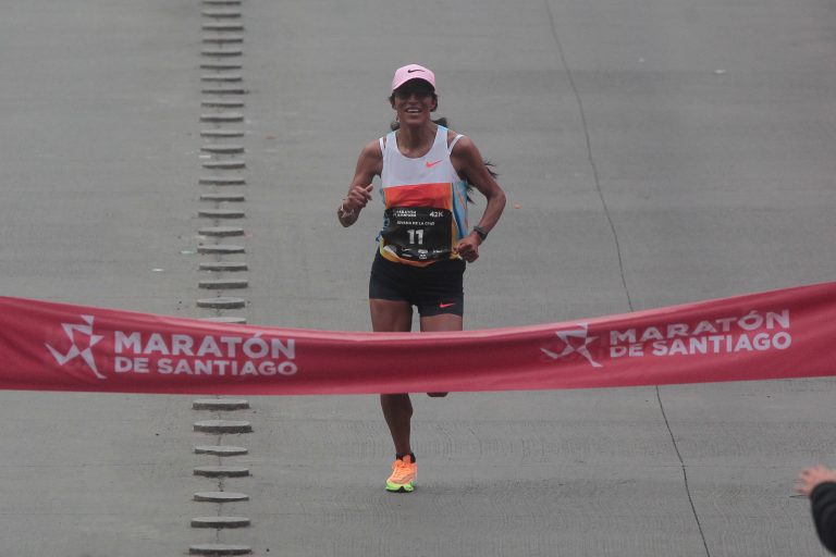 Maratón de Santiago 2027 abre inscripciones: revisa precios, distancias y cómo participar
