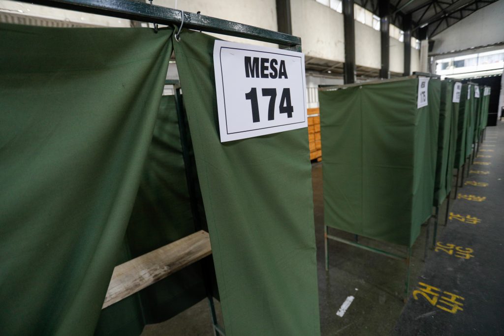 Elecciones en Perú reflejan inestabilidad política y fallas en el sistema electoral, según experto