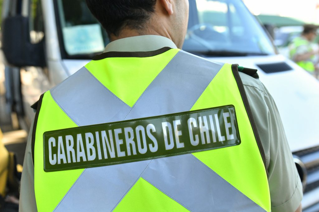 Carabineros detuvo a 5 individuos que robaron camión con 23 toneladas de reinetas