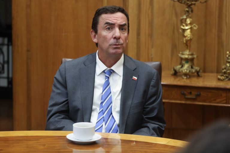 Bancada PS oficia a ministro Rabat tras remoción de directora de la Defensoría de las Víctimas