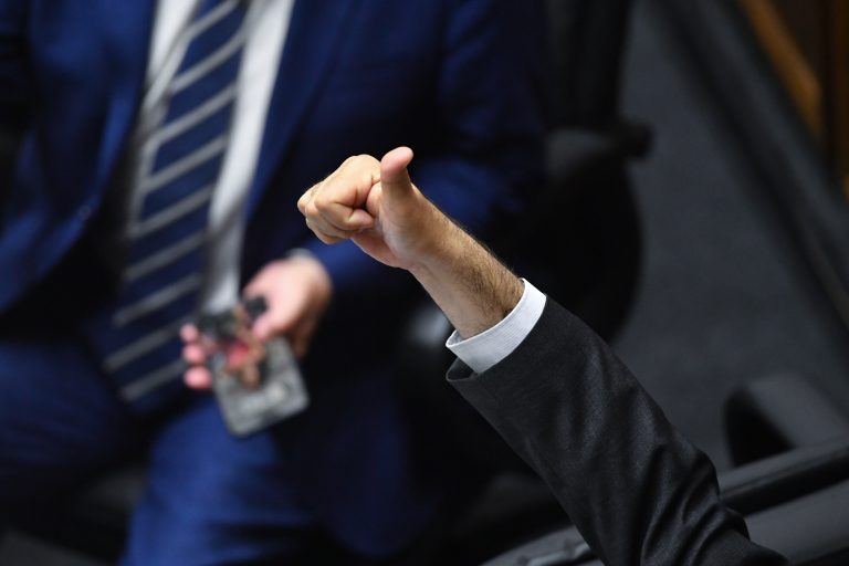 Comisión de Constitución aprueba proyecto que endurece penas para adolescentes por delitos graves