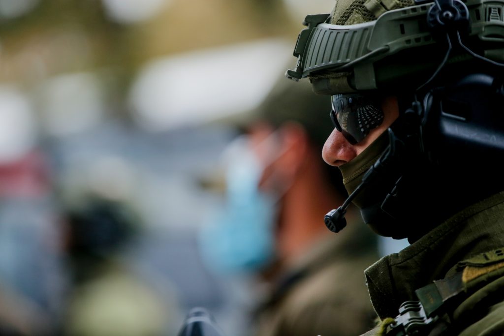 Persecución policial desde Ñuñoa culmina con dos detenidos en Lo Espejo