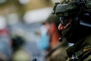 Carabinero detenido tras choque en Santiago Centro: mujer quedó en riesgo vital