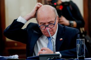 Ministro Quiroz aclara ajustes en Educación y niega eliminación de programas educativos