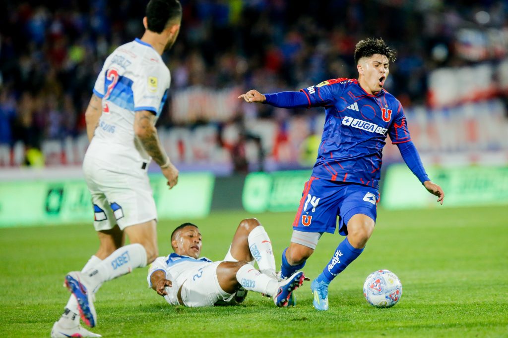 Universidad de Chile se queda con el Clásico tras imponerse a la UC en el Estadio Nacional