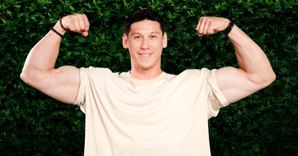 Lo apodan “Sammis Reyes”: quién es el fisicoculturista que impacta en “Vecinos al límite”