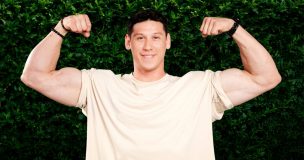 Lo apodan “Sammis Reyes”: quién es el fisicoculturista que impacta en “Vecinos al límite”