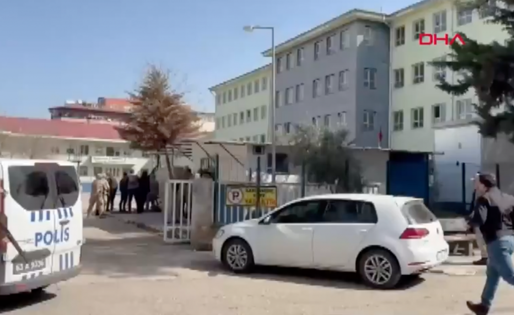 Terror en Turquía: Sujeto entra a una escuela y abre fuego contra estudiantes antes de suicidarse