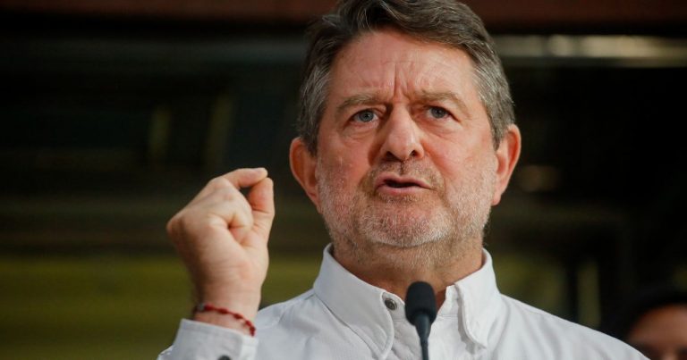 Gobernador Orrego apunta a intensa lluvia y alta isoterma cero como factores del aluvión en Las Condes