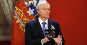 Encuesta Criteria: Aprobación del Presidente Kast sufre nueva baja y revela respaldo a medidas en convivencia escolar