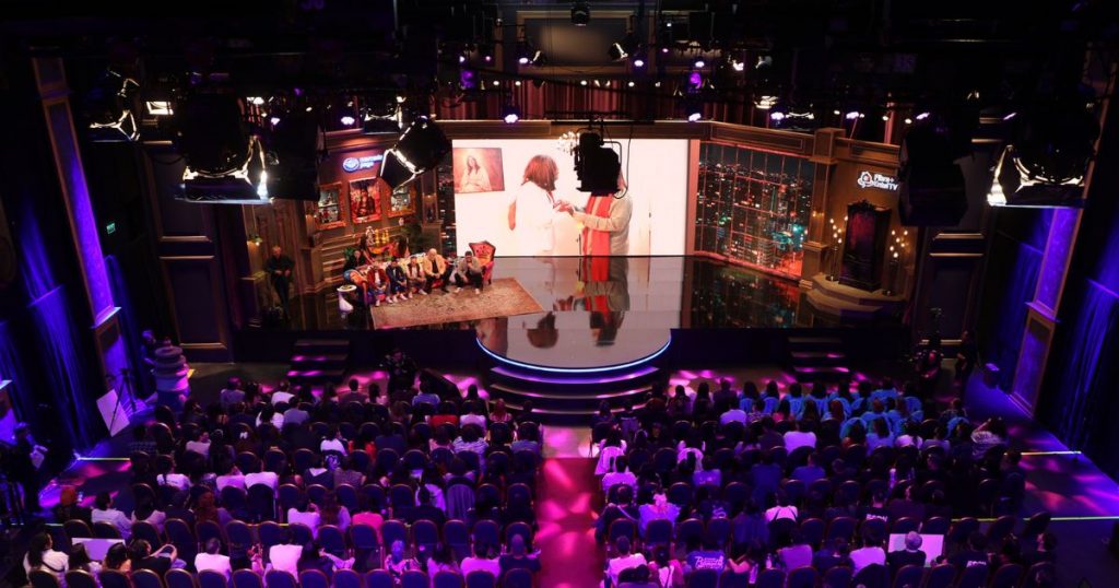 Teatro, música y humor en un mismo lugar: así es Estudio 13, la nueva apuesta de Canal 13 para espectáculos en vivo