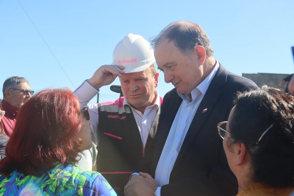 Gobierno inicia demolición de Ríos de Chile y anuncian nuevo barrio para 850 familias