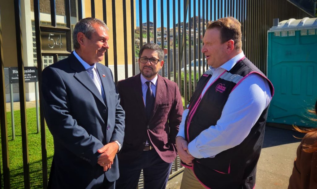 Avanza reconstrucción en Penco: 63 familias de Villa Miramar reciben subsidio DS1