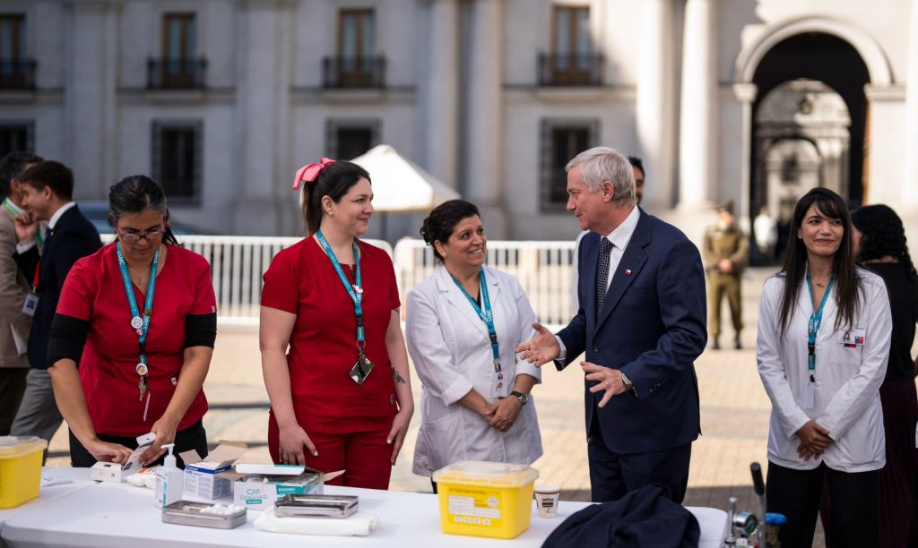Día Mundial de la Salud: autoridades refuerzan llamado a vacunarse en Chile