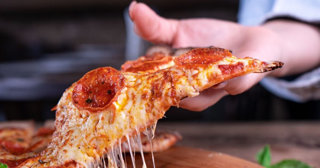 Entre las mejores de América Latina: las 7 pizzerías chilenas que destacan en ranking internacional