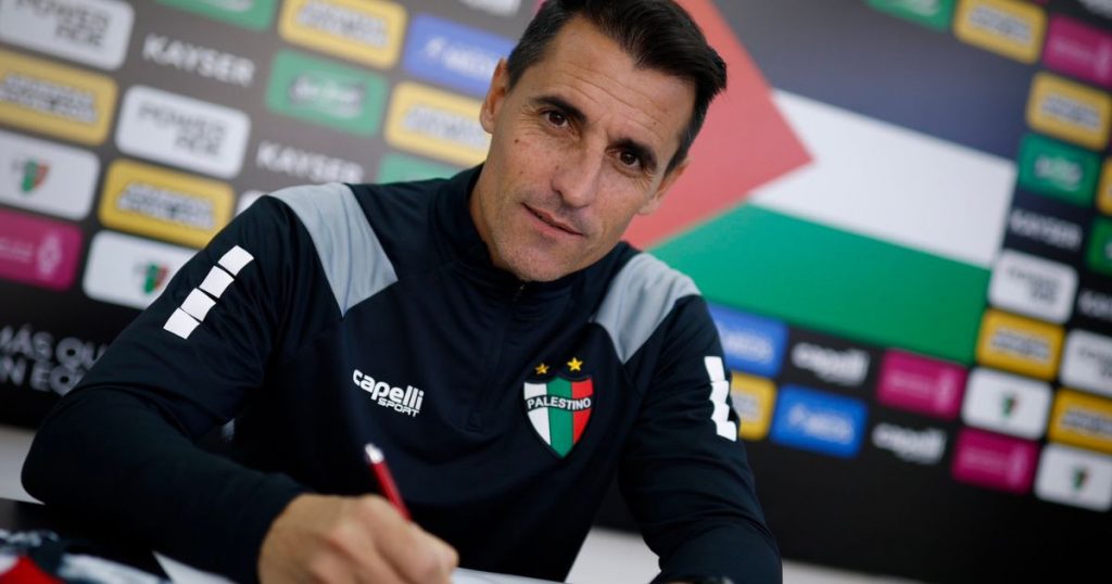 Palestino oficializa a Guillermo Farré como su nuevo entrenador: Debutará ante Gremio