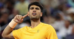 Carlos Alcaraz se baja de Roland Garros por lesión y remece el tenis mundial