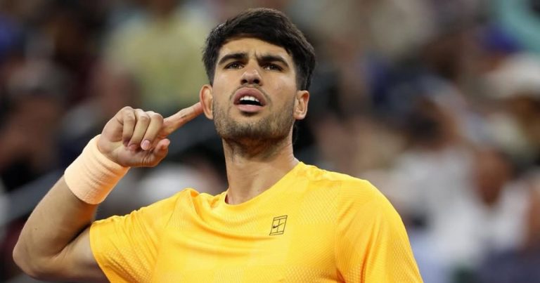 Carlos Alcaraz se baja de Roland Garros por lesión y remece el tenis mundial