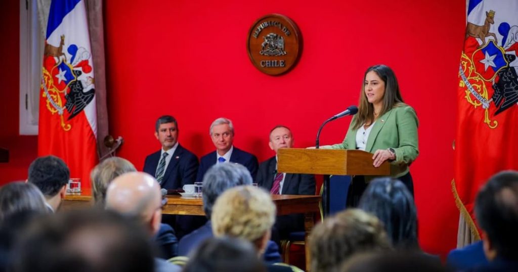 Auditoría al Estado alerta por millonarias transferencias y 2.500 contrataciones a fines de 2025