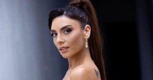 Violento lanzazo a Kathy Contreras: la participante de Fiebre de Baile quedó lesionada y no podrá competir esta semana