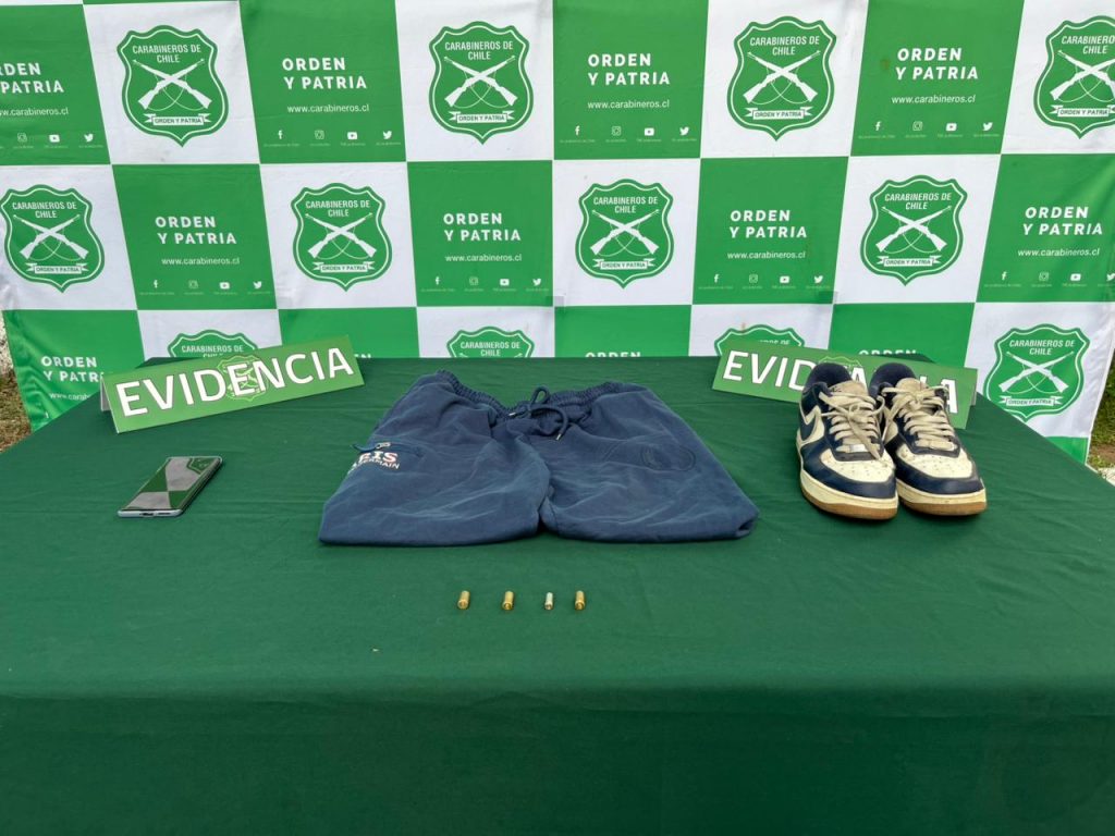Carabineros del SEBV detienen a dos adolescentes por robo con violencia de vehículos