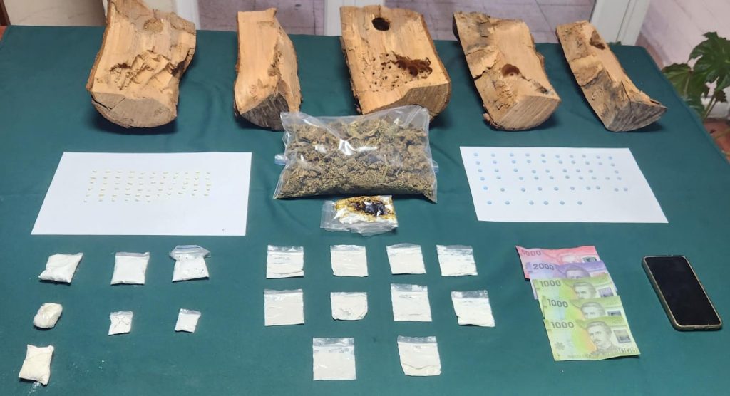 Gendarmería y Carabineros frustran ingreso de droga a la cárcel de Temuco: estaba oculta en trozos de leña