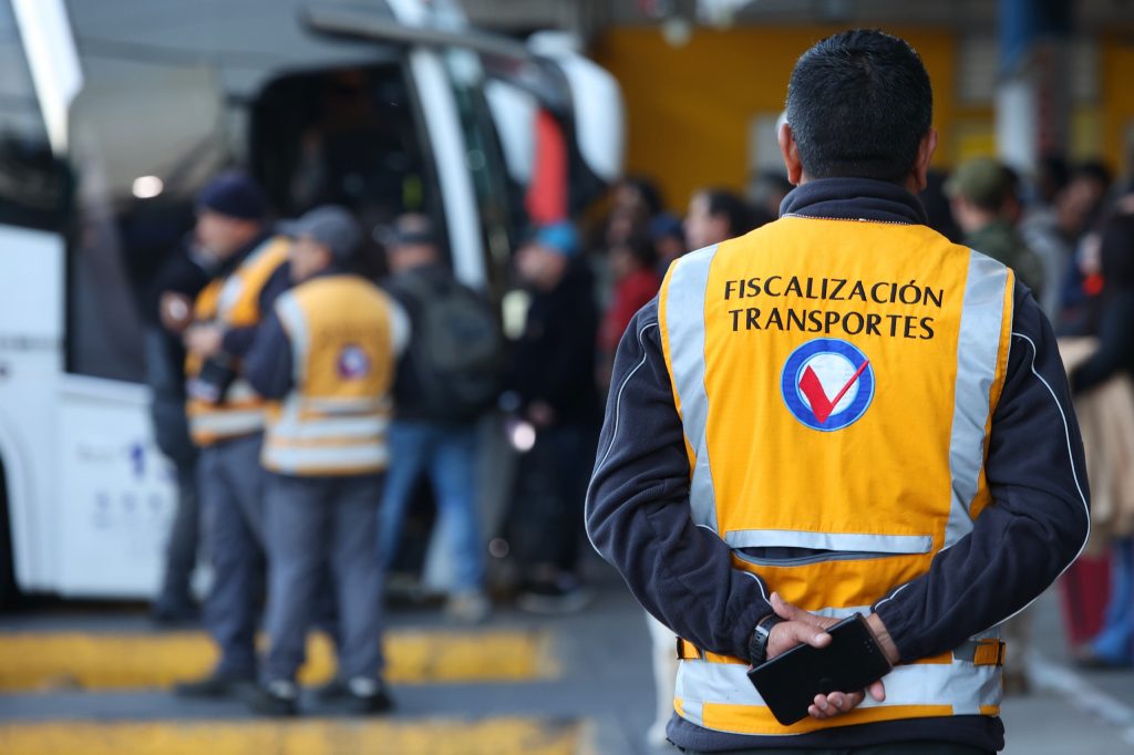 Fin de semana largo: Gobierno refuerza fiscalizaciones en terminales de buses con especial foco en 