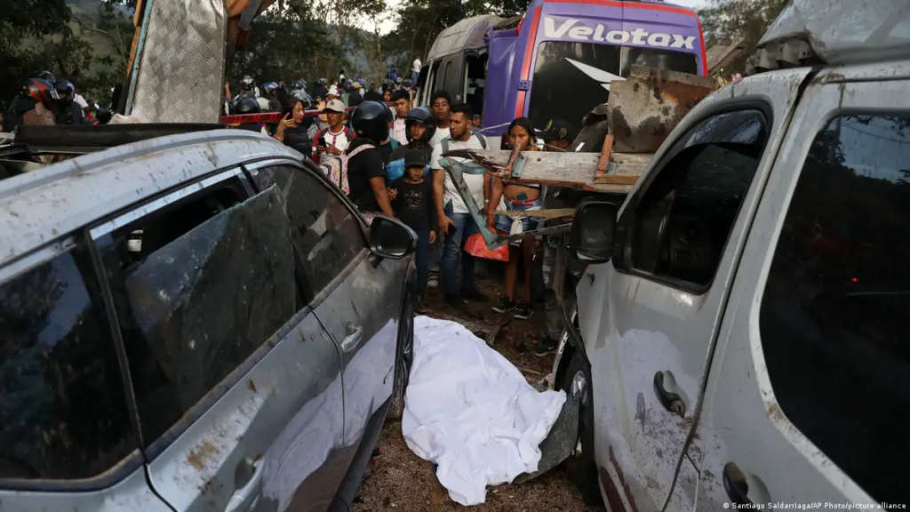 Capturan a guerrillero ligado a atentado explosivoque dejó 21 muertos en Colombia