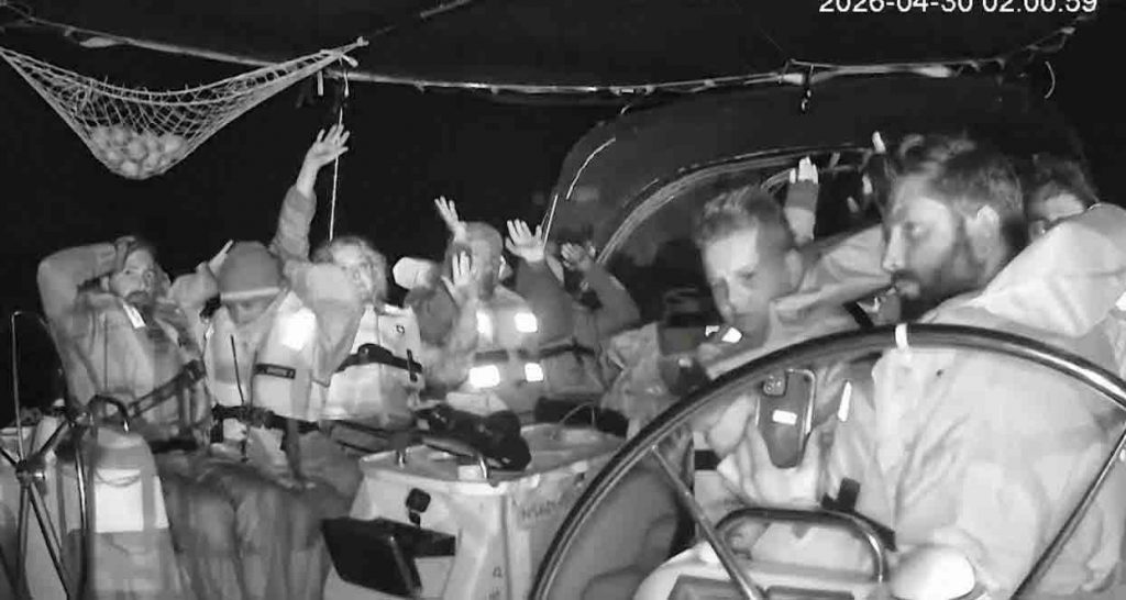 Israel intercepta flotilla de 22 barcos con chilenos a bordo: Iban rumbo a gaza con ayuda humanitaria