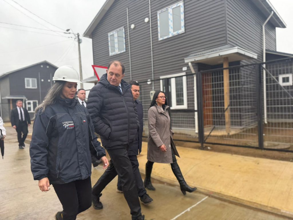 Ministro Poduje visita obras del proyecto habitacional “Paillao” de Valdivia y refuerza compromisos para acelerar su entrega