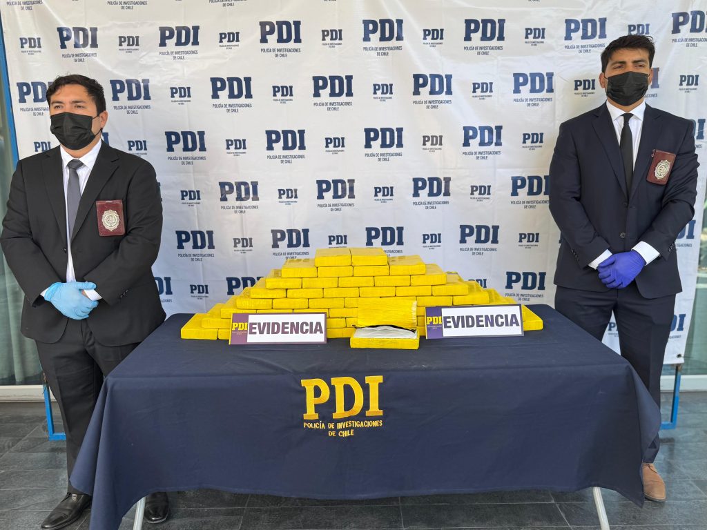 PDI incauta más de 122 kilos de cocaína tras operativos en Arica y Santiago
