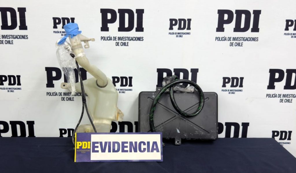 Inusual método de tráfico de drogas: ocultaban ketamina líquida en estanque de un vehículo